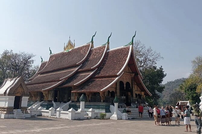 1 Day Mekong Cruise to Pak Ou Caves and Kuang Si Waterfalls - Starting at 8:15 with a boat and a fixed price