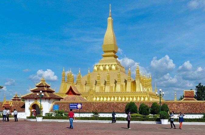 A Full Day in Laid-Back Vientiane - Lunch at a local restaurant