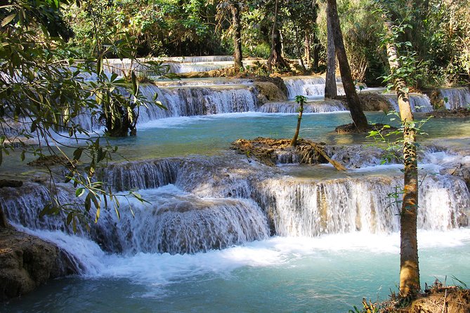 A Relaxing Day at the Kuang Si Falls - Three Hours at the Turquoise Pools