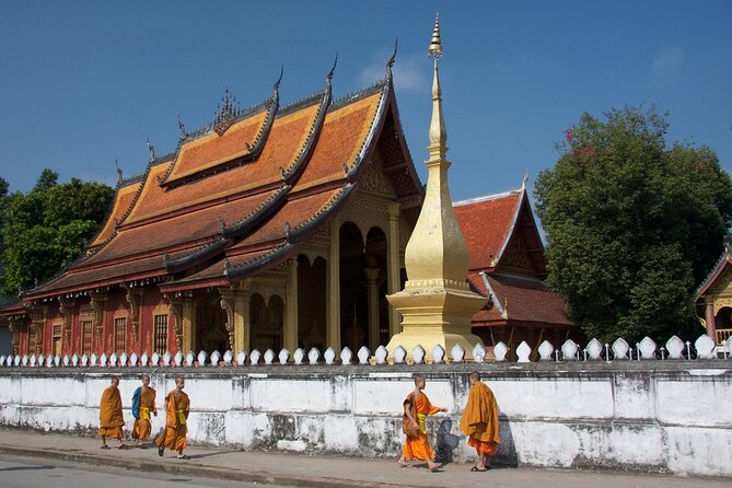 Full-Day Luang Prabang Highlights Tour Including Kuangsi Waterfall - Ban Phanom and Tai Lue weaving