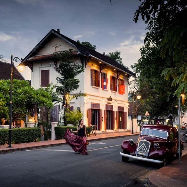 Luang Prabang: Audio-Guided City Tour in Electric Car - From Sakhaline Road into the historic peninsula