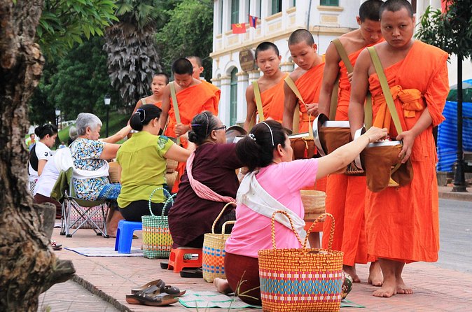 Luang Prabang Early Morning Alms Giving and Wet Market - Finding a quieter street