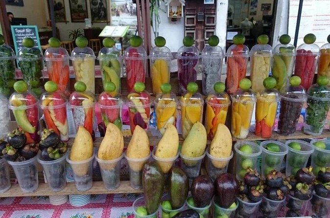 Luang Prabang Evening Food Tour by Tuk-Tuk - Meeting Lao families through food