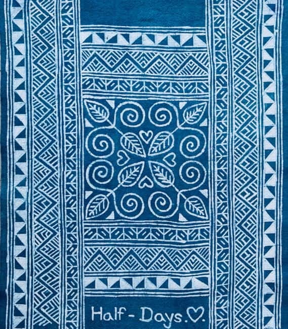 Luang Prabang: Hmong Batik Art Workshop - Finding Moon Love Batik beside Wat Sibounheuang