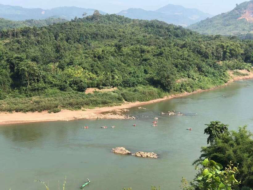 Luang Prabang: Kayak Tour to Pak Ou Caves - Paddling the quiet Nam Ou