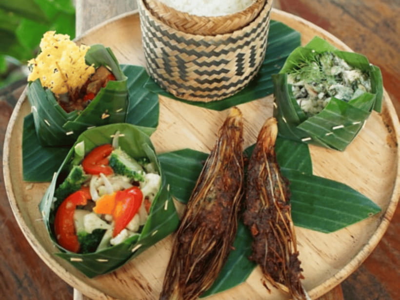 Luang Prabang: Mekong Sunset Cruise & Lao Tasting Dinner - What the $44 price includes