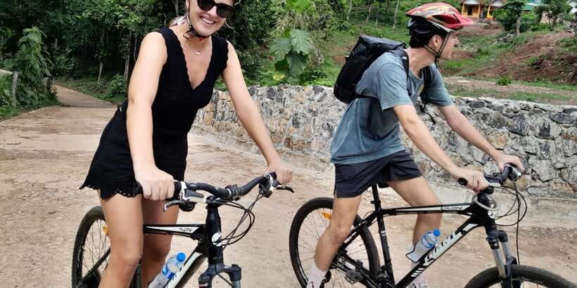 Luang Prabang: Pottery Workshop & Wat Chomphet cycling Tour - Lao food at a local family home