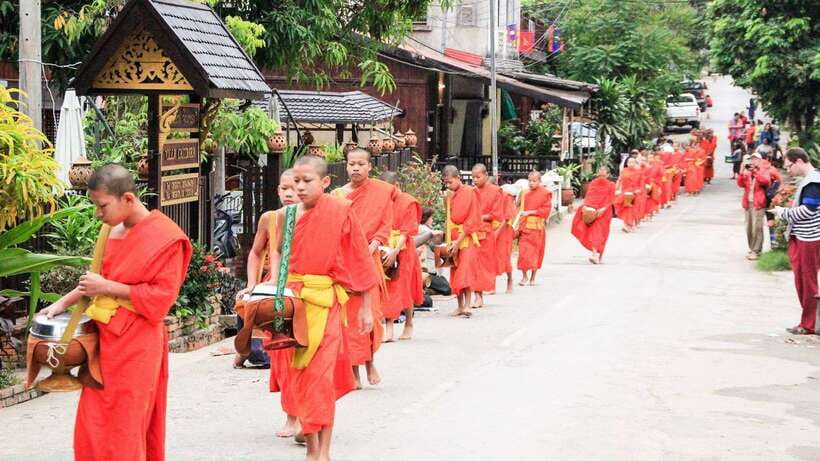 Luang Prabang: Private Must-See Sights and Mount Phousi Tour - Starting with Luang Prabang’s Royal Palace Museum