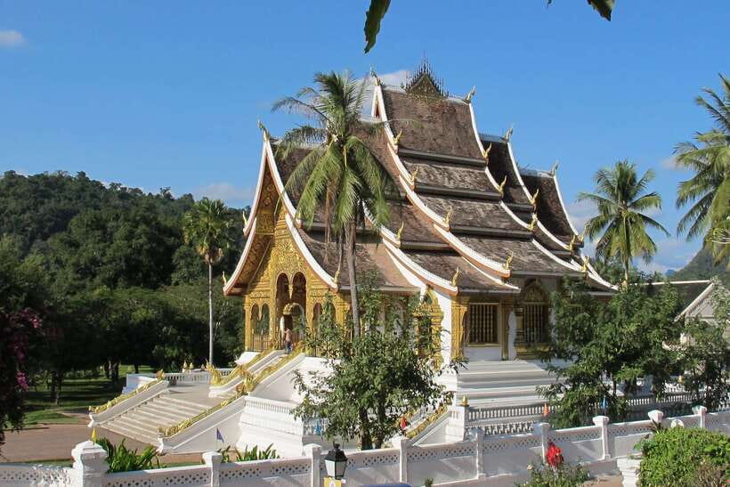 Luang Prabang: Private Must-See Sights and Mount Phousi Tour - Meeting Laos’s ethnic cultures at the Traditional Arts and Ethnology Center