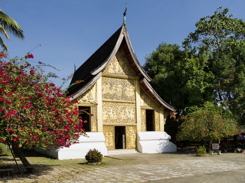 Luang Prabang: Private Must-See Sights and Mount Phousi Tour - Lunch with time to ask questions