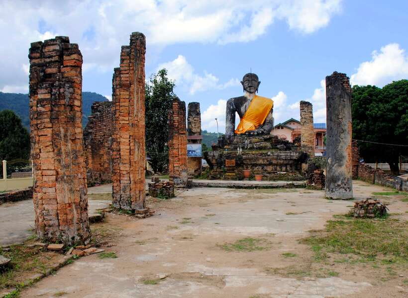 Luang Prabang: Private Must-See Sights and Mount Phousi Tour - Climbing Mount Phousi for the Mekong sunset