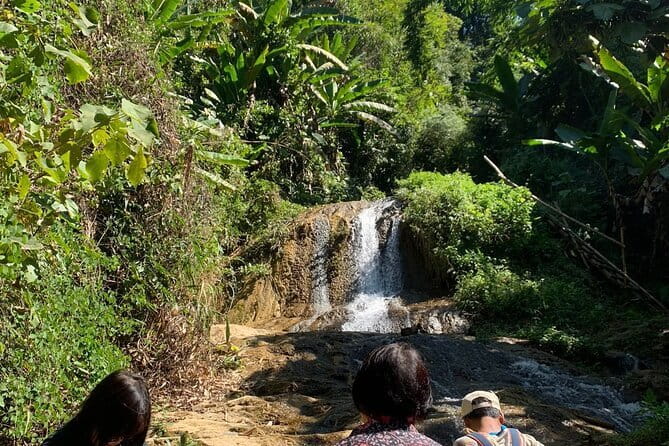 Nong khiaw, 1Day Muang Ngoy Waterfall, Local Village and Kayaking - Two hours among Muang Ngoy’s caves and viewpoints