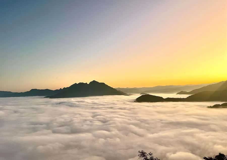 Overnight Camping At nong khiaw view point, 360 view - Why this mountain night feels different from a normal viewpoint hike