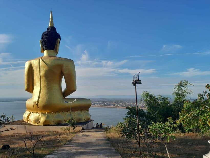 Pakse: Mystic Falls & Timeless Temples of Southern Laos Tour - Lunch in the middle of the day