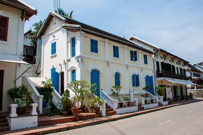 Small Group Half Day Luang Prabang city tour - The morning market near the Royal Palace