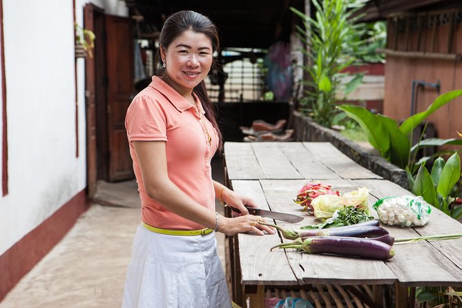 Traditional Market Tour and Private Laotian Cooking Class with a Local - A closer look at the timing and meal