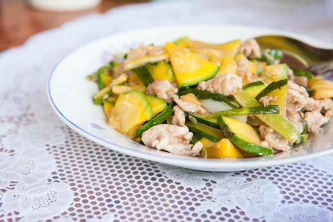 Traditional Market Tour and Private Laotian Cooking Class with a Local - What the private format changes