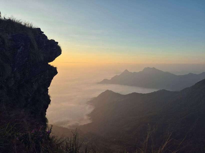 Transfer : wonder full Sunrise and landscape at Phu Chifa - The drive into the mountain country