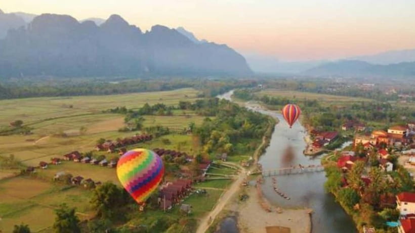 Vang Vieng: Hot Air Balloon Ride with City Hotel Pickup - Sunrise or sunset: choosing the better flight