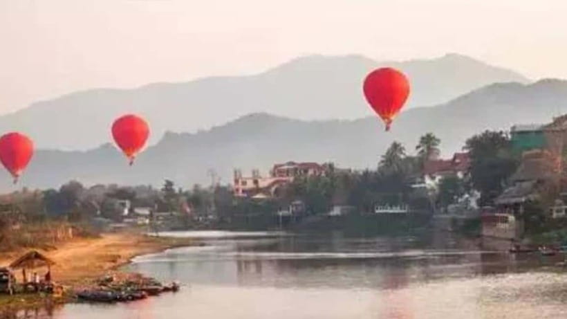 Vang Vieng: Hot Air Balloon Ride with City Hotel Pickup - Safety, comfort, and who should skip it