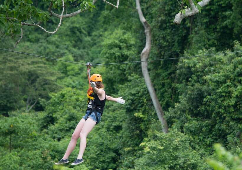 Vang Vieng: Kayaking & Cave Tubing with Zip Line/Blue Lagoon - Tham Norn, the sleeping cave