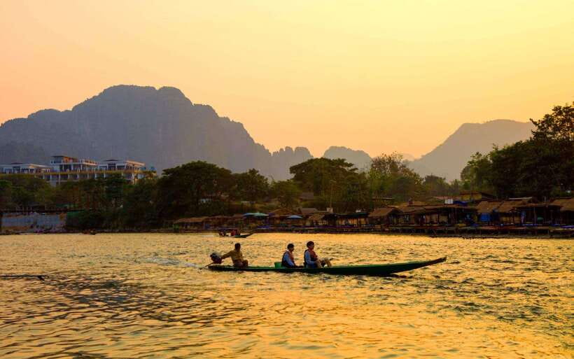 Vang Vieng: Kayaking&Water Cave&Tham Chang&Blue Lagoon 1 - Kayaking the Nam Song for about 40 minutes