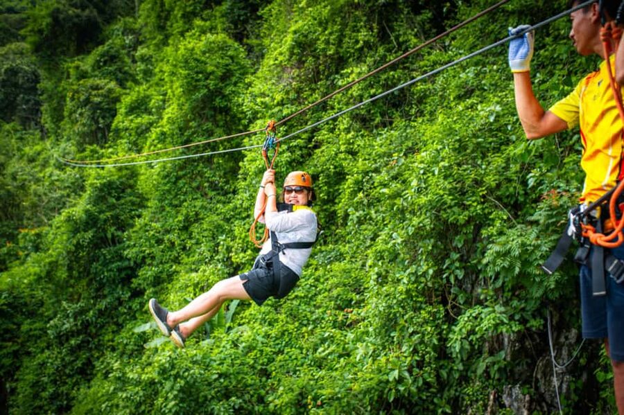Vang Vieng: Zipline&Water Cave&Tham Chang&Blue Lagoon 1 - Hiking to Tham Chang Cave