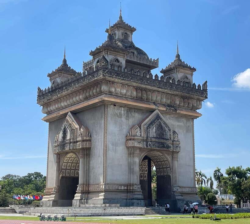Vientiane: Half-Day City Tour with Patuxai and Buddha Park - Patuxai, Vientiane’s Victory Gate with a view