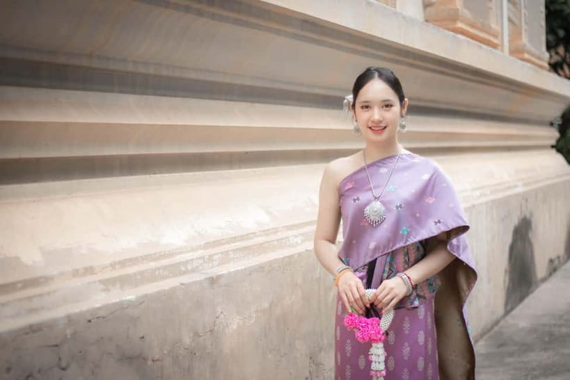 Vientiane: Lao Cultural Attire Rental Experience - Key points to know before you book