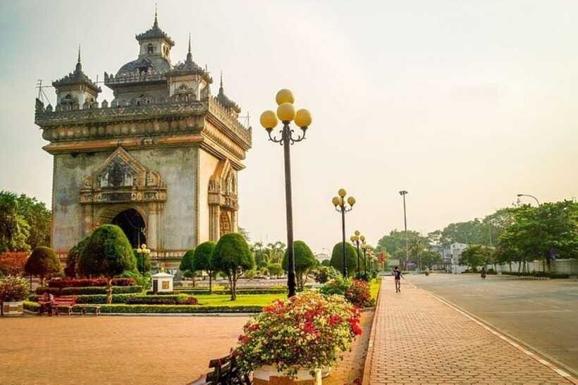 Vientiane : Private Custom Tour with a Local Guide - The guide’s storytelling and communication style