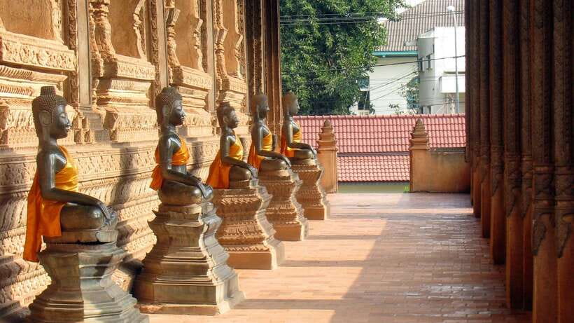 Vientiane: Private Full-day Must-See Sights & Sunset Tour - Patuxay Monument, Vientiane’s own Arc de Triomphe