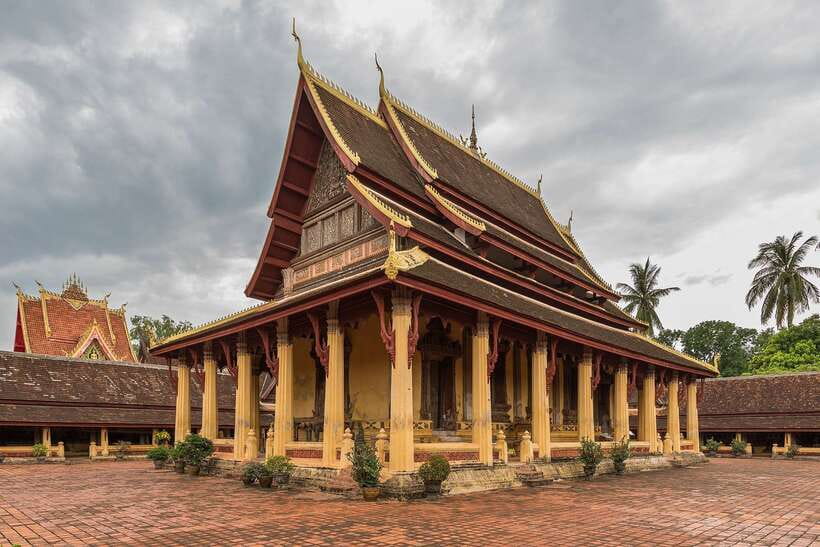 Vientiane Private Full-Day Tour with Buddha Park and Lunch - Finding 8,000 Buddha images at Wat Si Saket